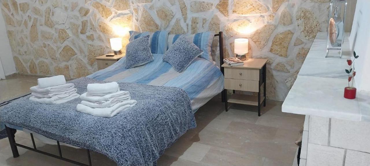 Lovely Studio In Strinilas With Its Own Pool Buitenkant foto