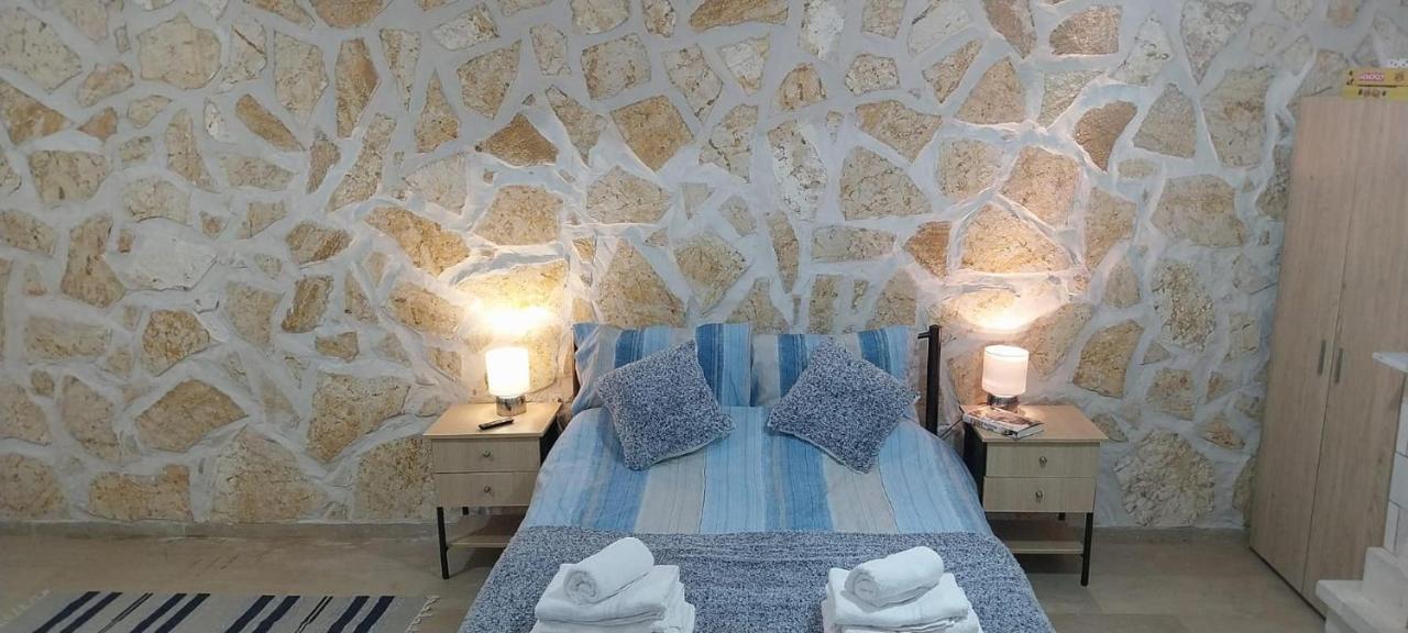 Lovely Studio In Strinilas With Its Own Pool Buitenkant foto