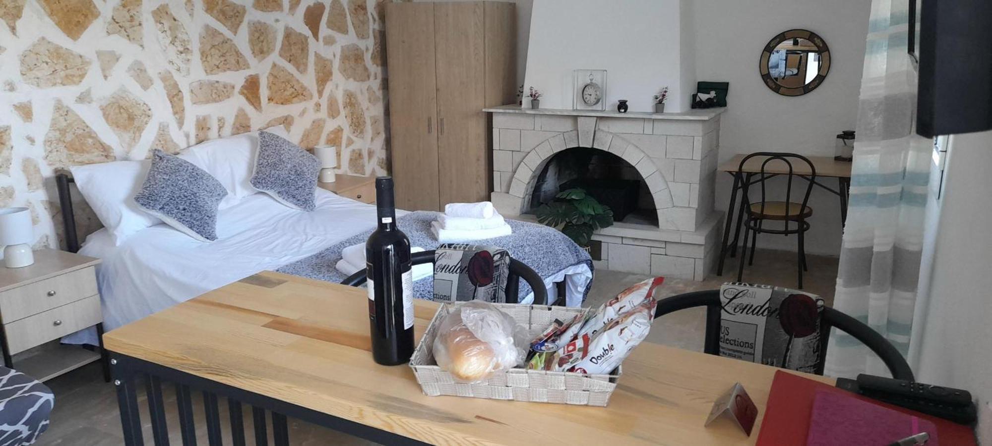 Lovely Studio In Strinilas With Its Own Pool Buitenkant foto